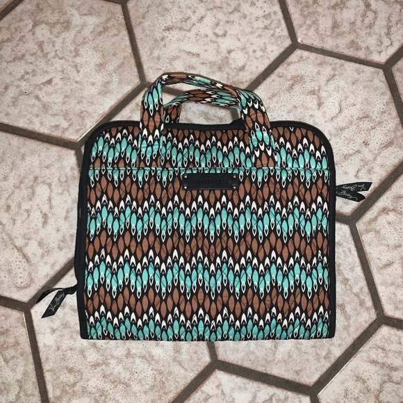 2/$45 🎉 Vera Bradley Travel Organizer 🎉GOOD AS NEW - Picture 1 of 7